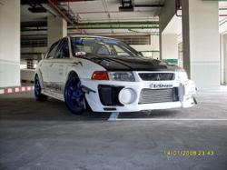 WHITE GANDAM